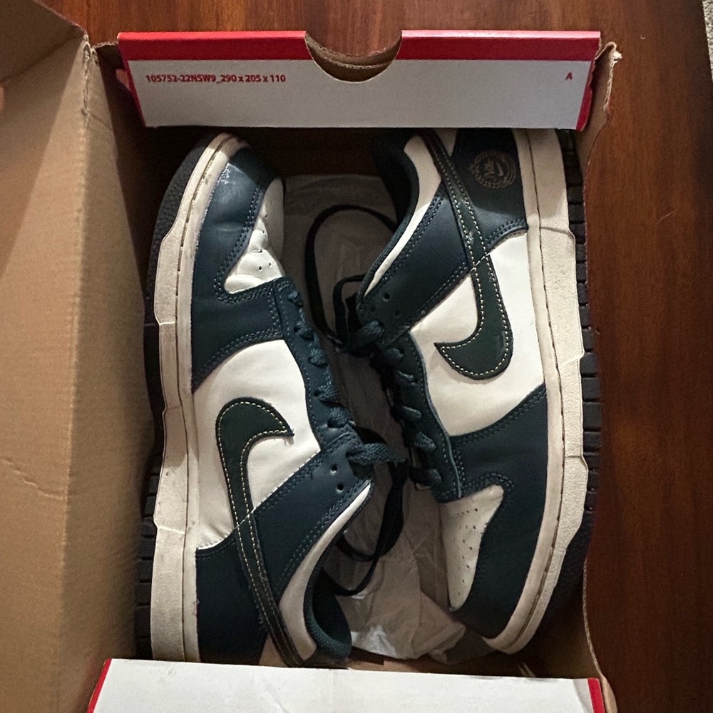 Nike Men's Dark Green and White Jordan dunk lows
